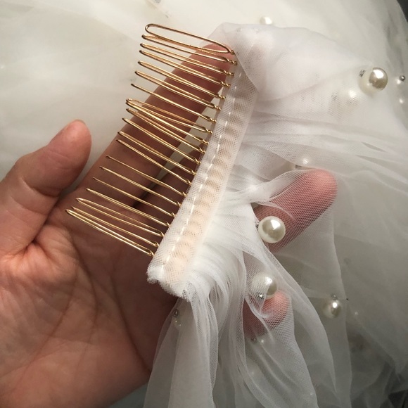 Wedding vail with pearls - Picture 4 of 10